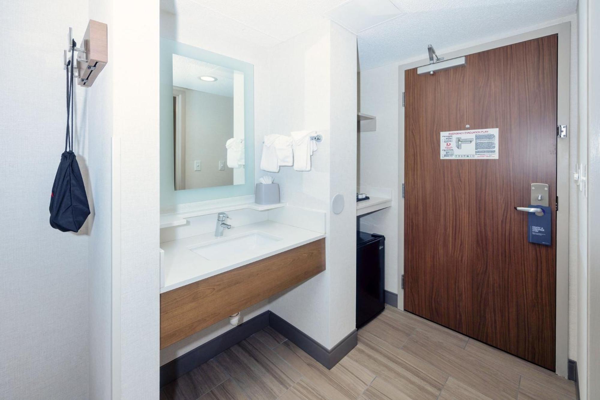 Express Boston - By Ihg