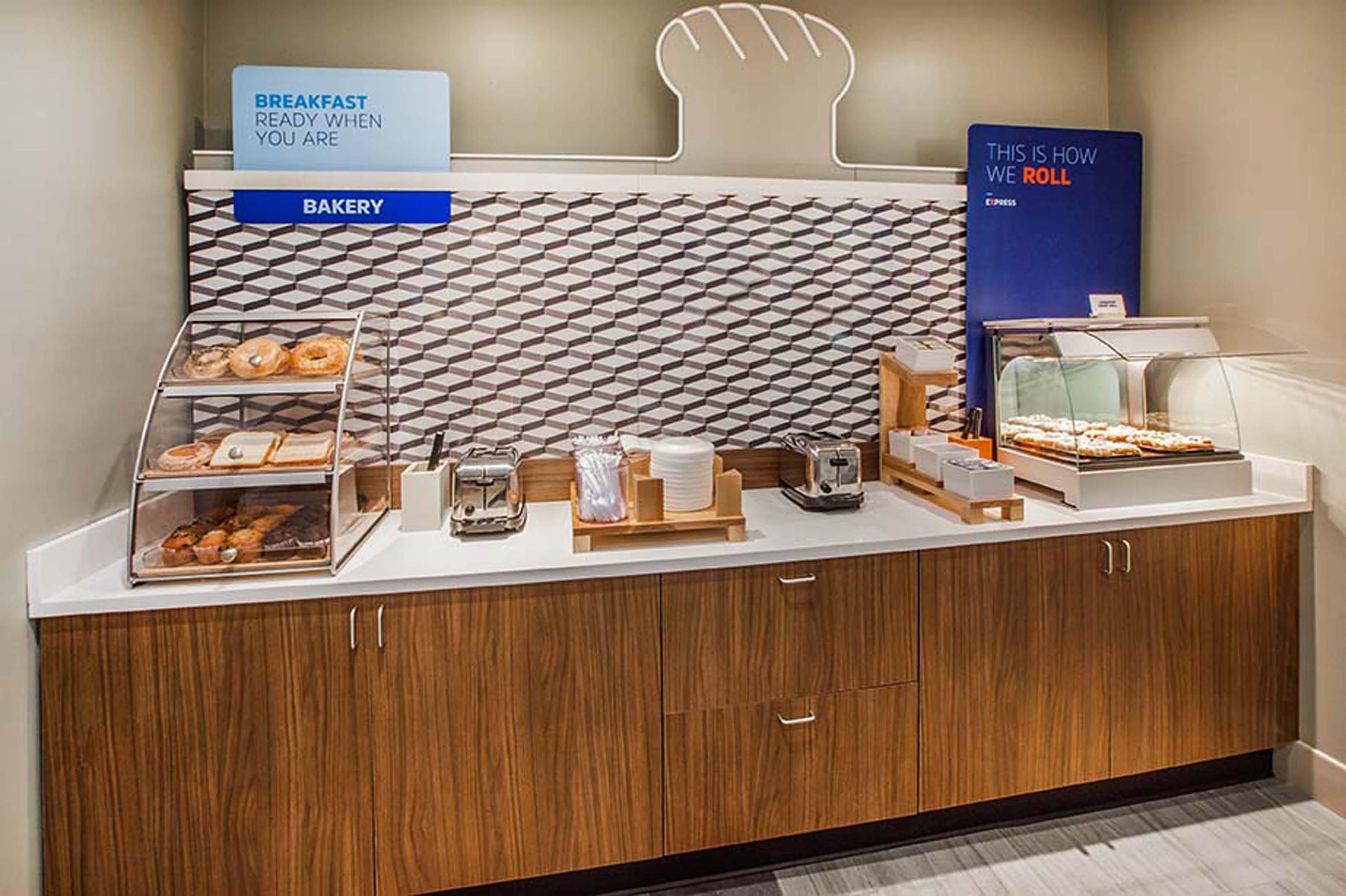 Express Boston - By Ihg Hotel